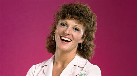 Linda Lavin S Cause Of Death Alice Actress Dead At 87 Linda Lavin S Cause Of Death Alice Actress Dead At 87