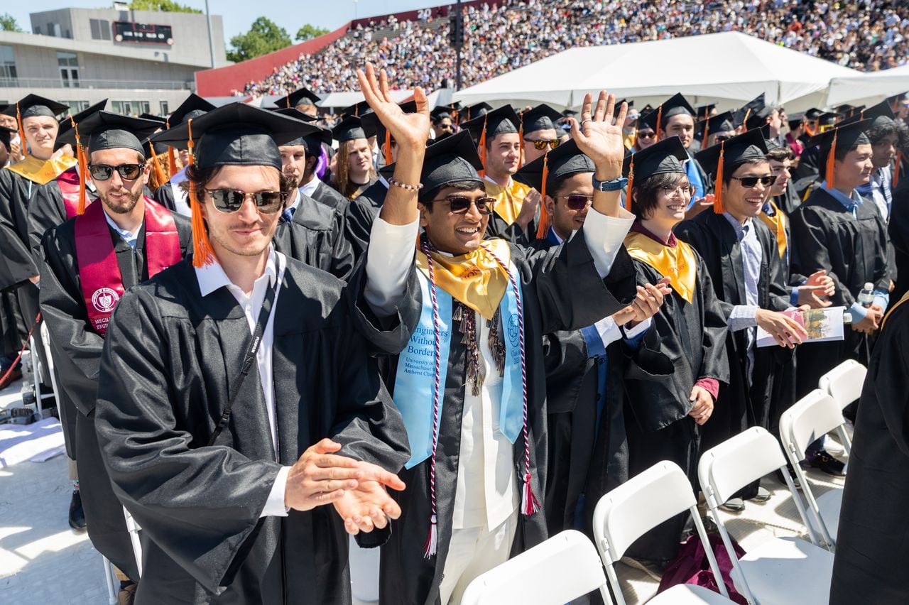 Umass Amherst 2023 Graduation Ceremony Awards Nearly 10 000 Degrees Masslive Com