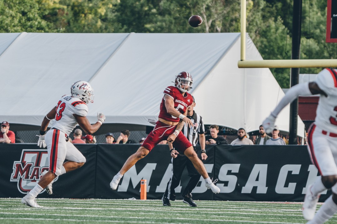 Umass Football Gino Campiotti Embracing Another Switch From Qb To