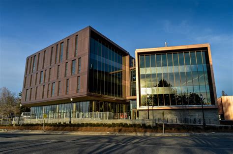 What Makes The Umass Design Building A Top Choice For Students 2025